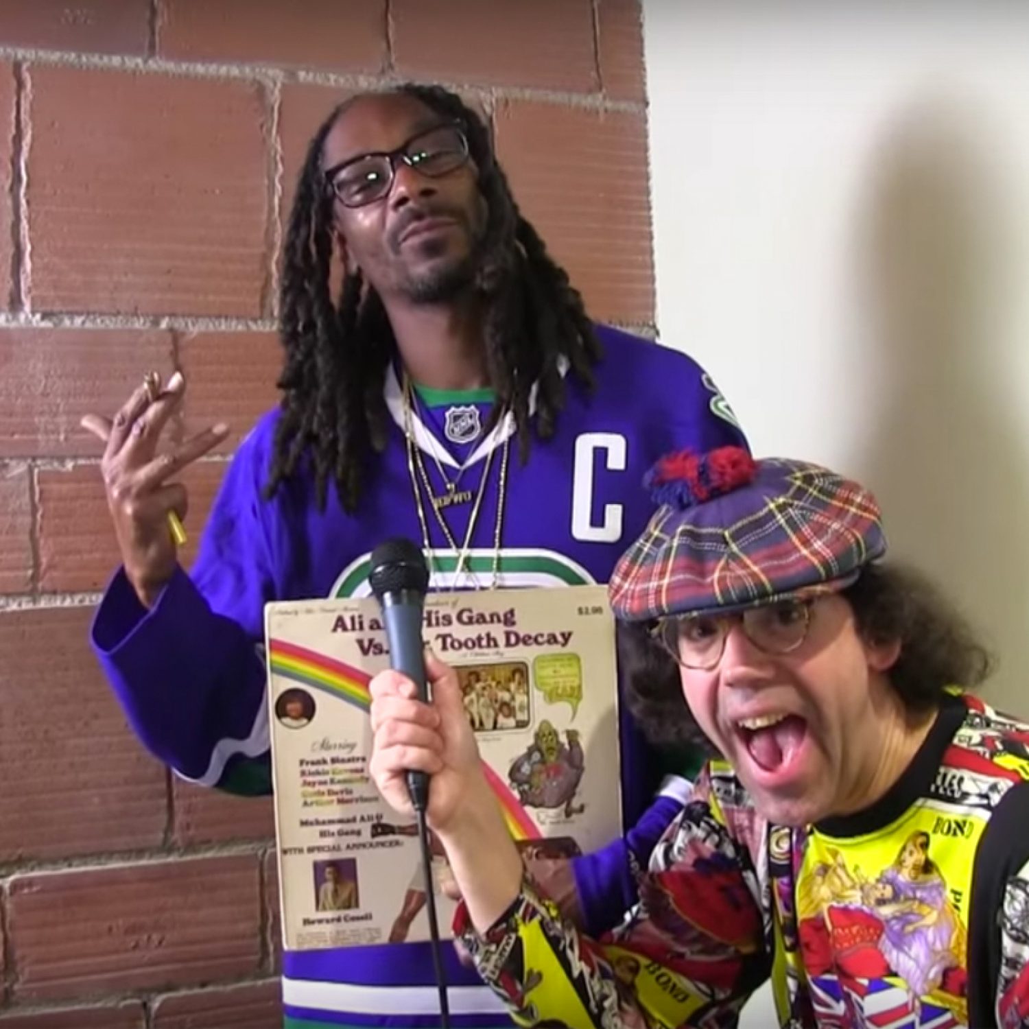 Video: Nardwuar vs. Snoop Dogg (2015) – nappyafro.com